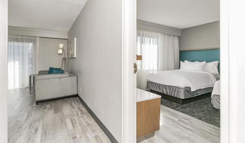 Coliseum Central Hotel | Courtyard Hampton
