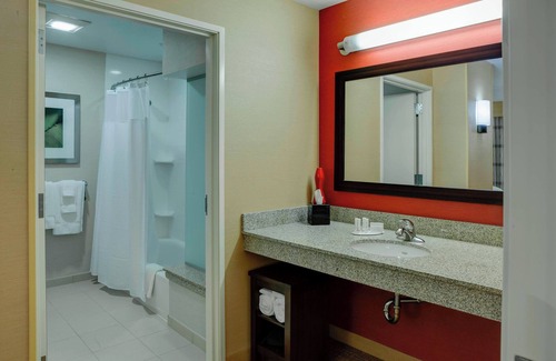 Noblesville Hotel | Courtyard Indianapolis Noblesville