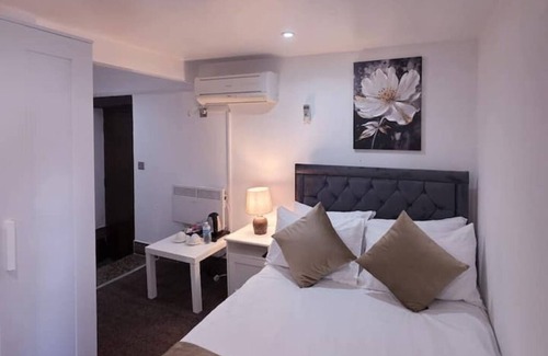 Stotfold Bed & Breakfast | Courtyard Lodge - Room 10