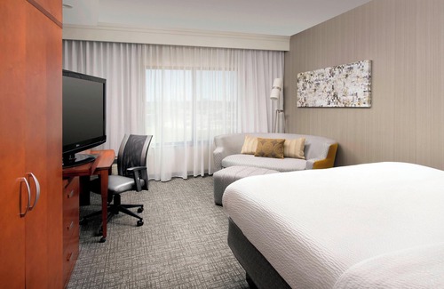 Lufkin Hotel | Courtyard Lufkin