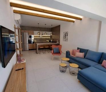 Pefkos Apartment | Courtyard Luxury Suites “MARIANTHI”