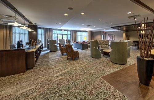 Central Newport News Hotel | Courtyard Newport News Airport