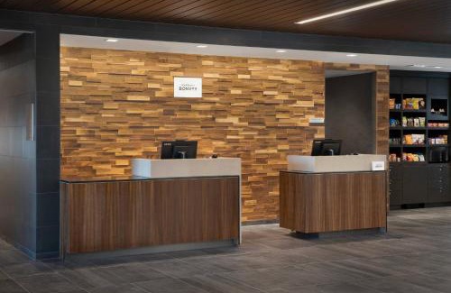 Wilkes East Hotel | Courtyard Portland East