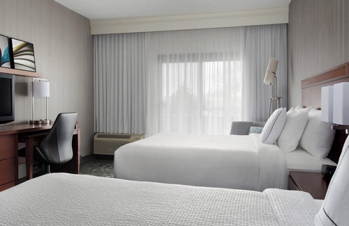 East Syracuse Hotel | Courtyard Syracuse Carrier Circle