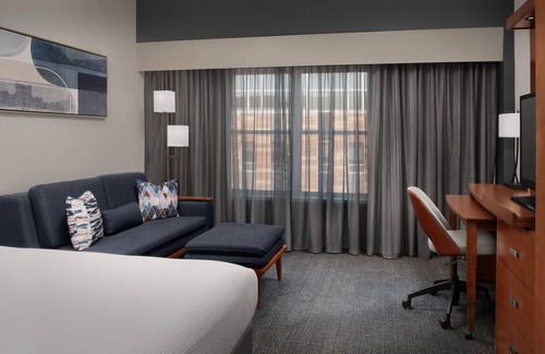Downtown Syracuse Hotel | Courtyard Syracuse Downtown At Armory Square