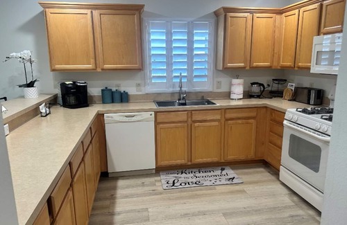 The Villages Villa | Courtyard Villa Retreat – Prime Location