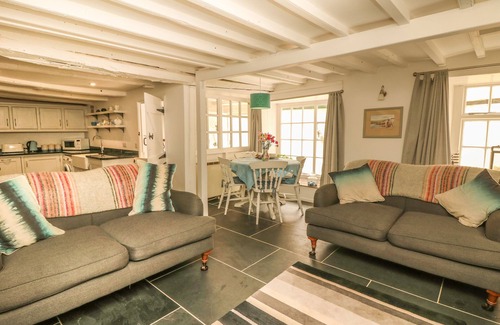 Cawsand Cottage | COUSHAM COTTAGE, pet friendly, with open fire in Kingsand And Cawsand