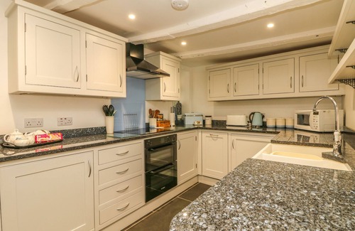 Cawsand Cottage | COUSHAM COTTAGE, pet friendly, with open fire in Kingsand And Cawsand