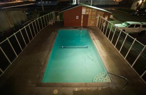 The Dalles Hotel | Cousin's Country Inn
