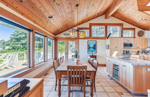 Arch Cape House | Cove Beach Lodge - Beachfront! - Beachcomber Vacation Homes