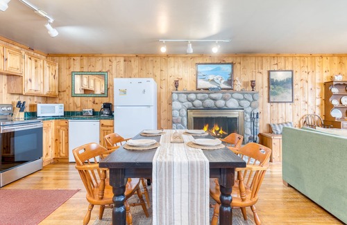 Coupeville Cottage | Cove Cottage - Waterfront | Rustic Cottage