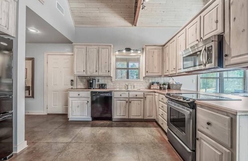 Quitman House | Cove Creek Cottage - Greers Ferry Lake-Quitman