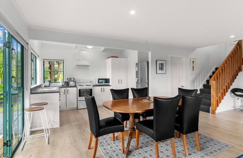 Waipu Cove House | Cove Family Haven - Waipu Holiday Home