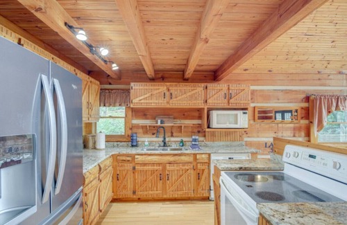 Vonore Apartment | Cove Life Cabin on the Lake!