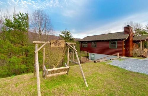 Wears Valley House | Cove Mountain Retreat