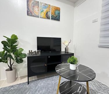Santa Mesa House | Covent Garden Condominium