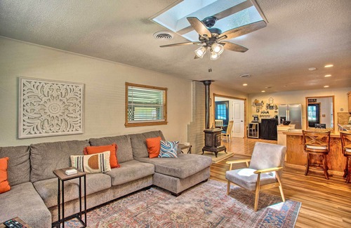 Gun Barrel City House | Covered Deck & Fire Pit: Gun Barrel City Escape!