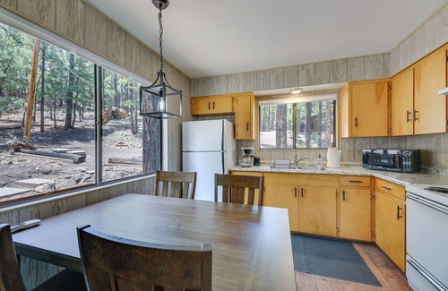 Greer Cabin | Covered Deck & Grill: Cozy Greer Hideaway!