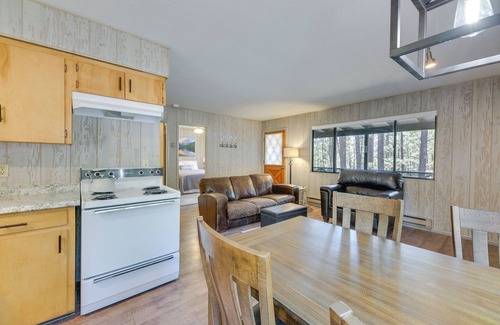 Greer Cabin | Covered Deck & Grill: Cozy Greer Hideaway!