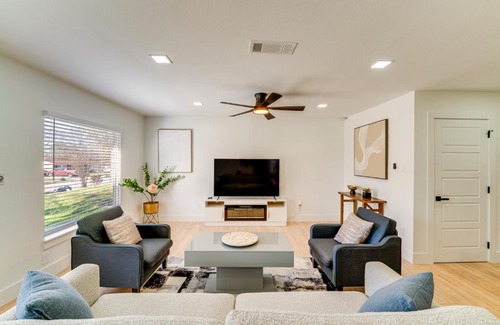 Irving House | Covered Patio and Private Yard Dallas Area Home
