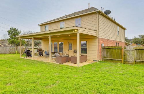 Barker House | Covered Patio and Yard Family Home in Katy