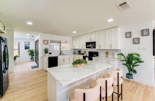 Irving House | Covered Patio & Private Yard: Dallas Area Home