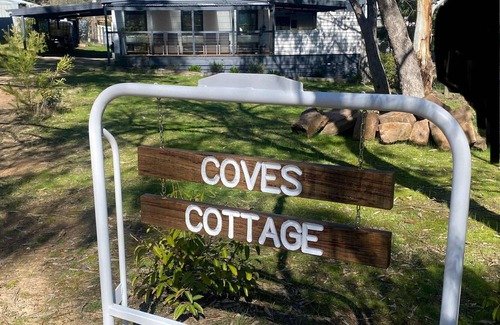 Macs Cove Cottage | Coves Cottage on Lake Eildon, Serenity Awaits. Pet Friendly!