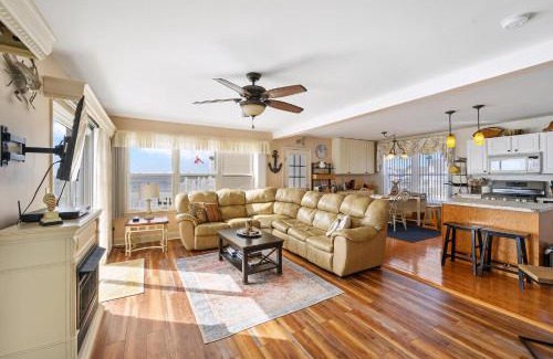 Captain's Cove House | Coves Point