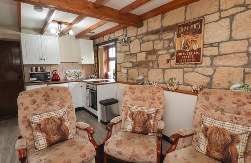 Briggswath Cottage | COW BYRE COTTAGE, pet friendly, character holiday cottage in Whitby