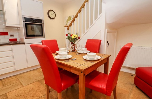 Chipping Norton Cottage | Cow Byre