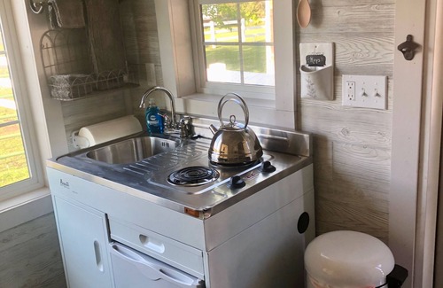 Joseph Cottage | Cow Camp: A Quiet Cozy Cottage w Mountain Vistas & A River Runs Through It
