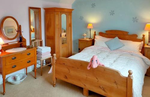 Churchill House | Cow Cottage