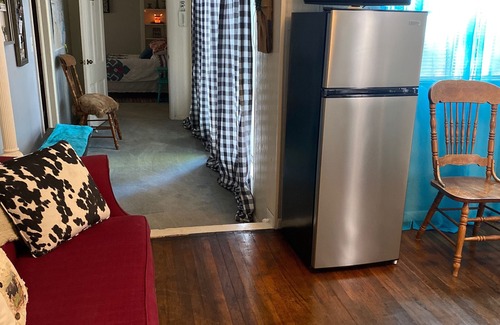 Calvert Other | Cow Creek Farmhouse w/Kitchenette spacious quit countryside