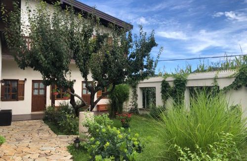 Yanqing Bed & Breakfast | Cowbell