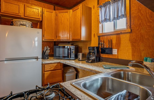 Cody Apartment | Cowboy Bunkhouse #1, rustic charm, located in South Fork Valley, 10 minutes from Downtown Cody
