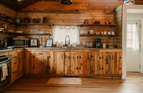 West Newton Apartment | Cowboy Bunkhouse hot tub Lake Farm Nature