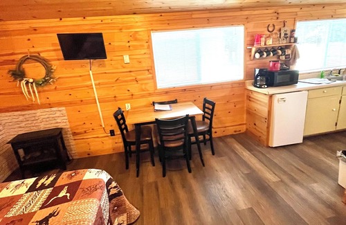 Chiloquin Cabin | Cowboy Cabin #2 on a working cattle ranch very close to Crater Lake