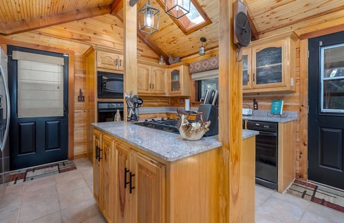 Saint Jo Cabin | Cowboy Cabin: The Bluffs at Saint Jo