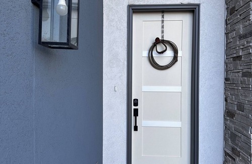 Elko House | Cowboy Chic townhome with AC in Elko
