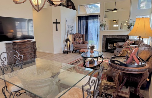 Clovis House | Cowboy Cottage, Charming 3-bedroom 2 Bath House in Clovis.