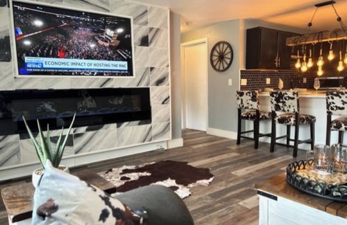 Appleton Apartment | Cowboy Couture at Ritchie’s Residence of Kensington