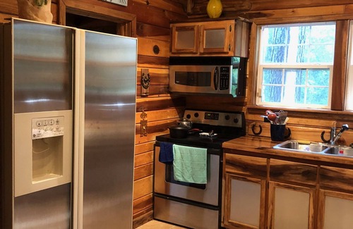 Chickamauga House | Cowboy guest house on the farm -bring your dog ! Work from here.