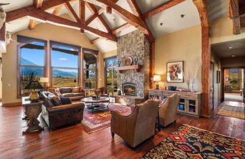 Pray House | Cowboy Lake Lodge