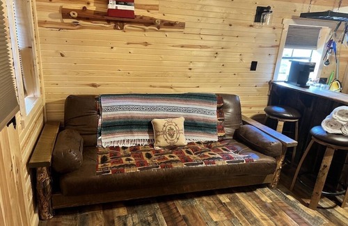 Hamersville Cabin | Cowboy Saloon Cabin