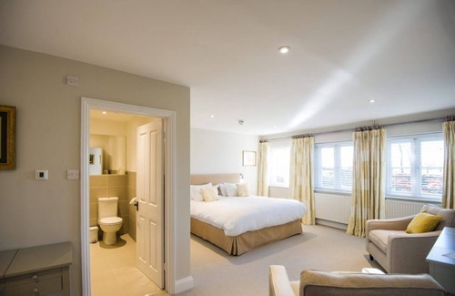 Easebourne Cabin | Cowdray Lodge