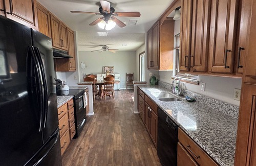 Montrose House | Cowgirl Casa ~ ADA accesible & kid friendly 3/2 ranch home in Montrose, CO
