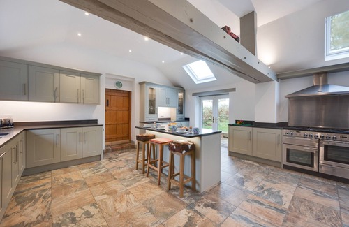 Felixstowe House | Cowpasture Cottage - Three Bedroom House, Sleeps 6