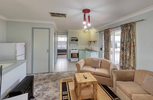 Cowra Hotel | Cowra Motor Inn