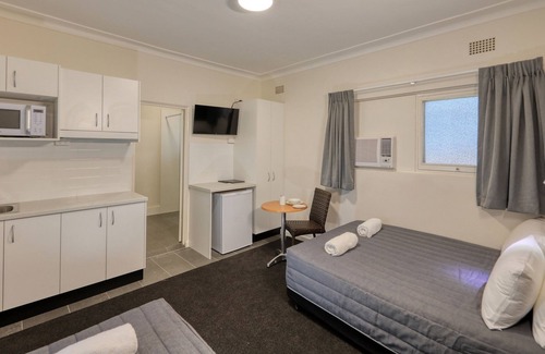 Cowra Hotel | Cowra Motor Inn