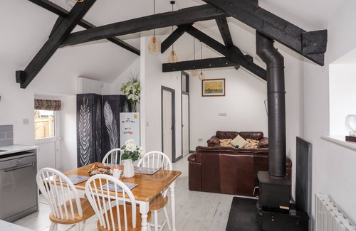 Mynytho House | COWSHED, pet friendly, country holiday cottage in Abersoch